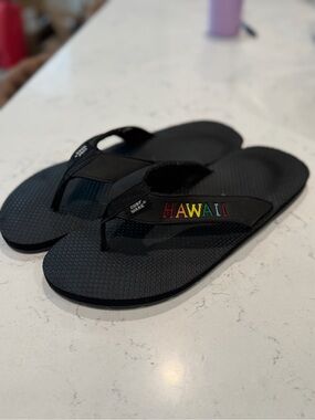 surf style Black Flip Flops with Multicolor "HAWAII" Embroidery